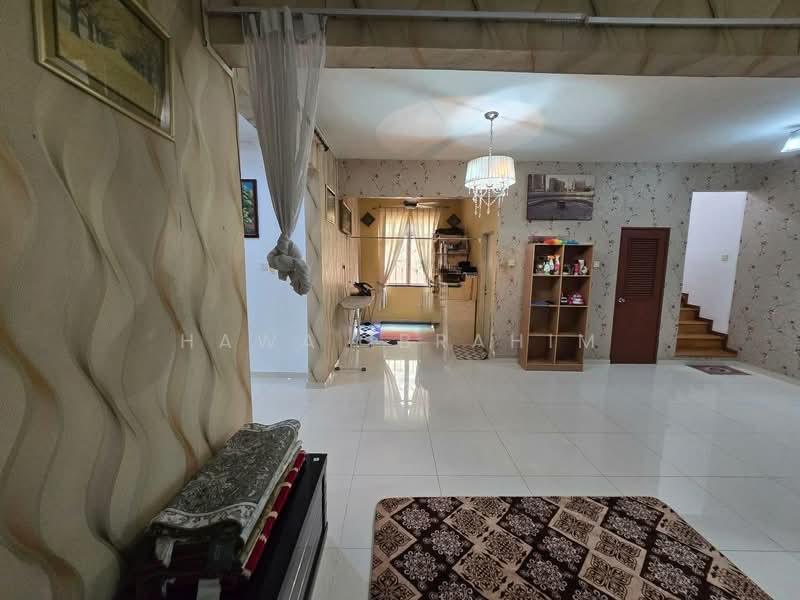 Rumah Banglo untuk Dijual di Nilai Impian (Nilai) - Hawa Ibrahim - Living Room - PropertyGuru.com.my