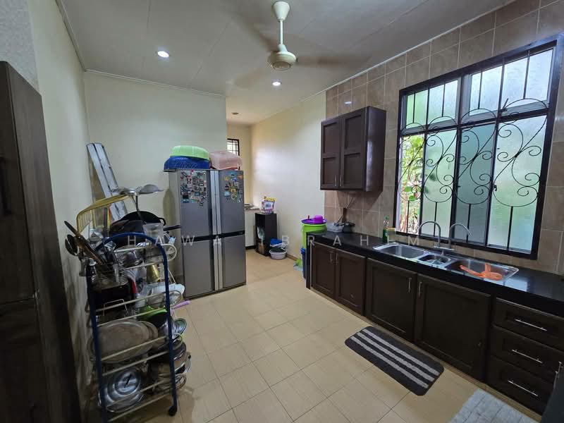 Rumah Banglo untuk Dijual di Nilai Impian (Nilai) - Hawa Ibrahim - Kitchen - PropertyGuru.com.my