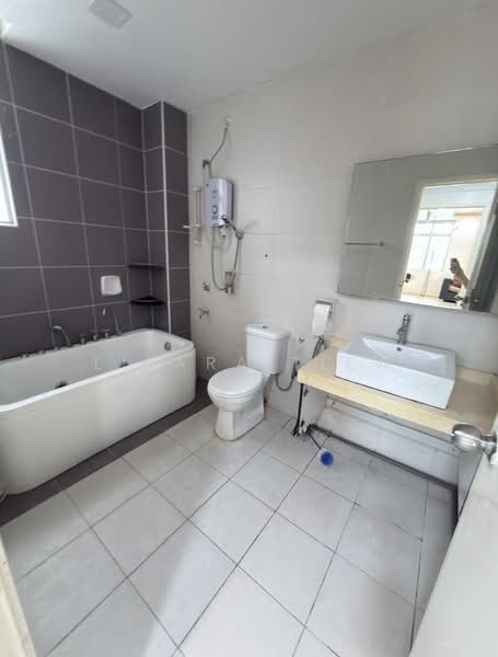 Apartment for Rent at Bayu Puteri 3 - Lilara Tiew - PropertyGuru.com.my