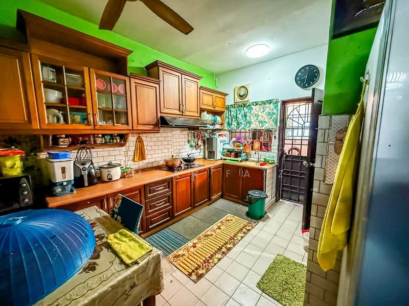 2-storey Terraced House for Sale in Desa Latania (Shah Alam) - Amzar Faiz - PropertyGuru.com.my