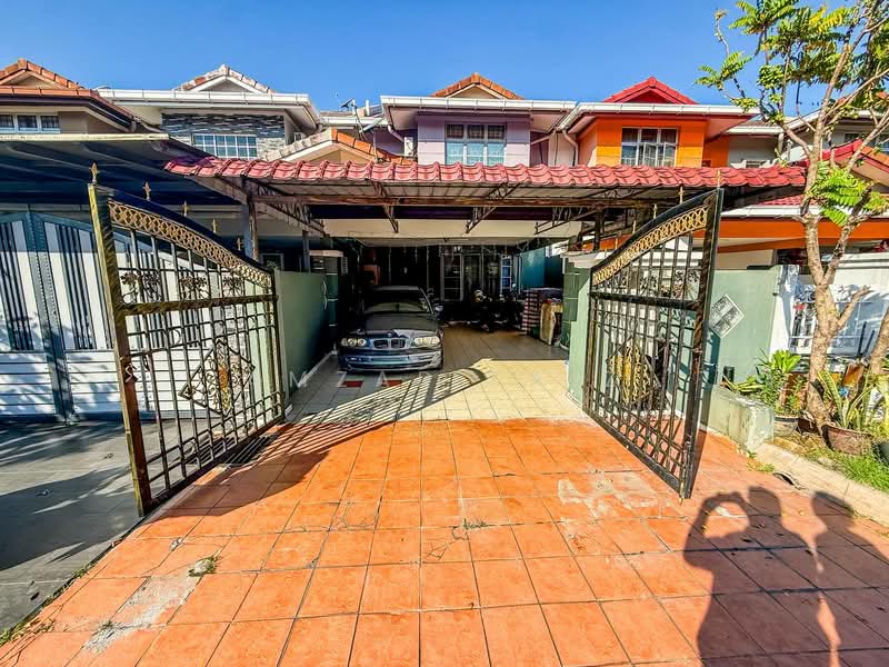 2-storey Terraced House for Sale in Desa Latania (Shah Alam) - Amzar Faiz - PropertyGuru.com.my