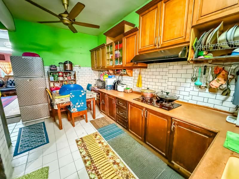 2-storey Terraced House for Sale in Desa Latania (Shah Alam) - Amzar Faiz - PropertyGuru.com.my