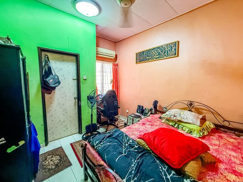 2-storey Terraced House for Sale in Desa Latania (Shah Alam) - Amzar Faiz - PropertyGuru.com.my