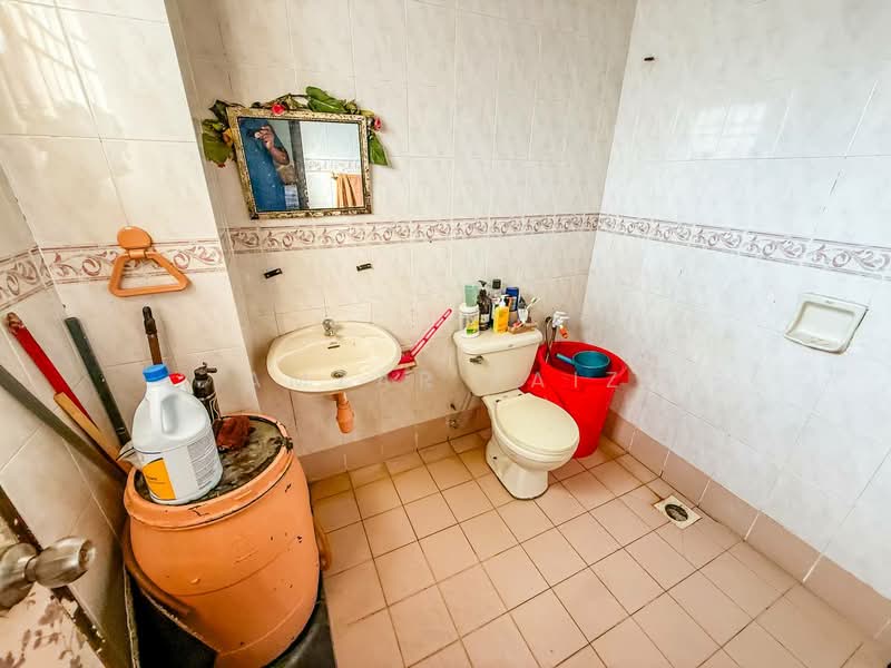 2-storey Terraced House for Sale in Desa Latania (Shah Alam) - Amzar Faiz - PropertyGuru.com.my