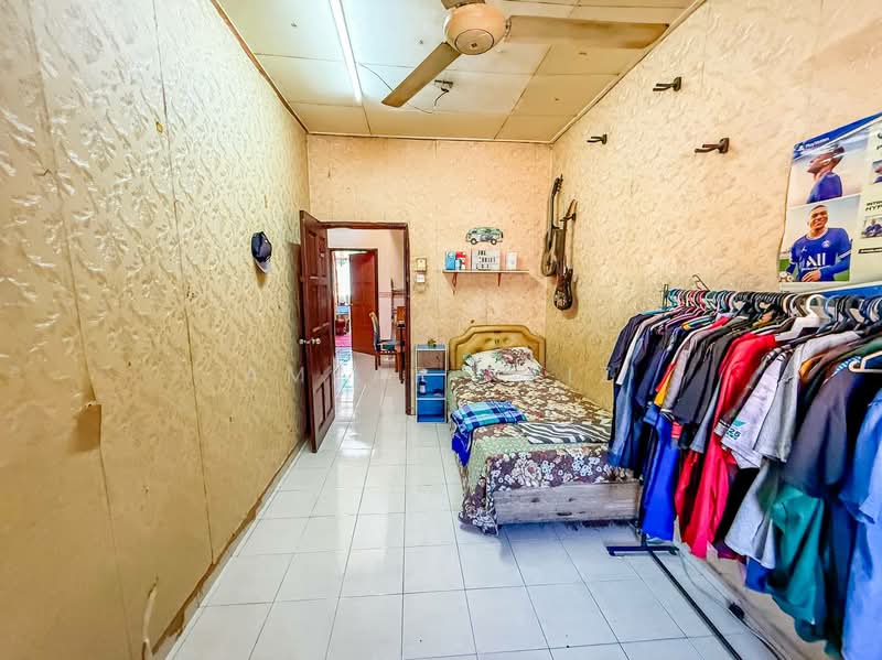 2-storey Terraced House for Sale in Desa Latania (Shah Alam) - Amzar Faiz - PropertyGuru.com.my