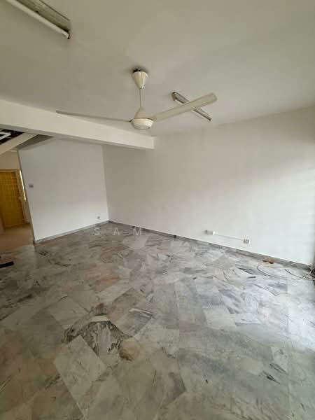Flat for Rent at Pinggiran Batu Caves - Sam Yee - Living Room - PropertyGuru.com.my