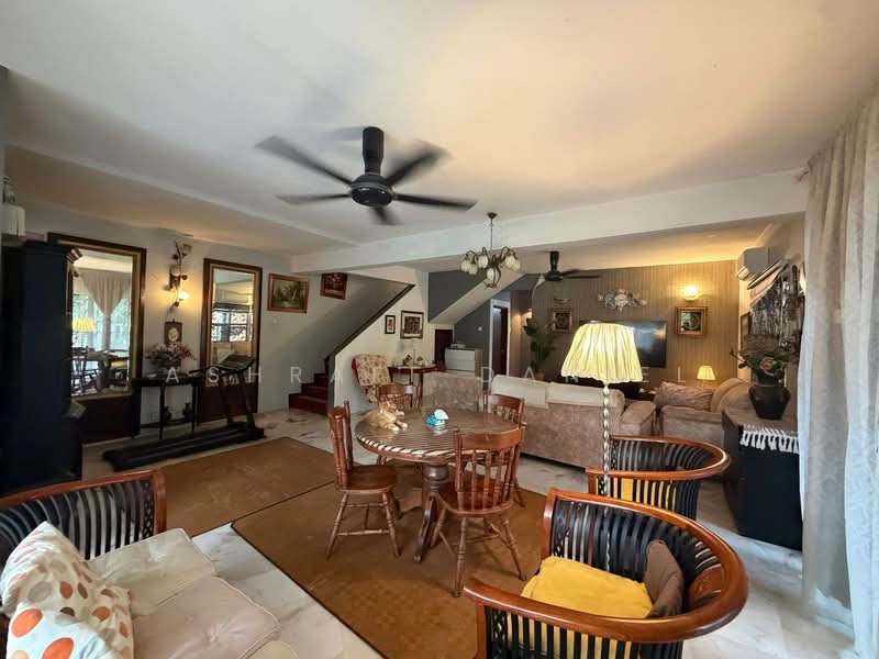 2-storey Terraced House for Sale in Saujana Puchong (Puchong) - Ashraff Daniel - Living Room - PropertyGuru.com.my
