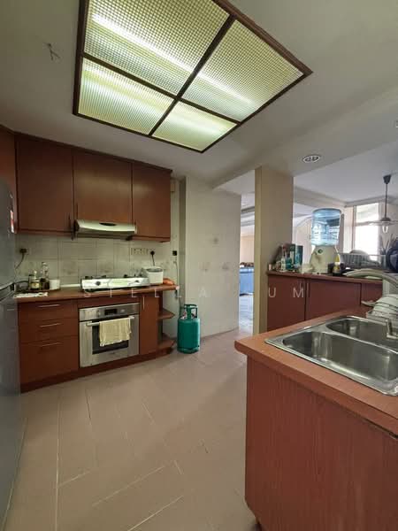 Kondominium untuk Dijual di Indera Subang - Stella Sum - Kitchen - PropertyGuru.com.my