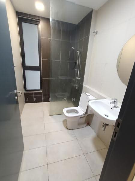 Kondominium untuk Disewa di One Cochrane Residence - Jeff GH Lee - Bathroom - PropertyGuru.com.my