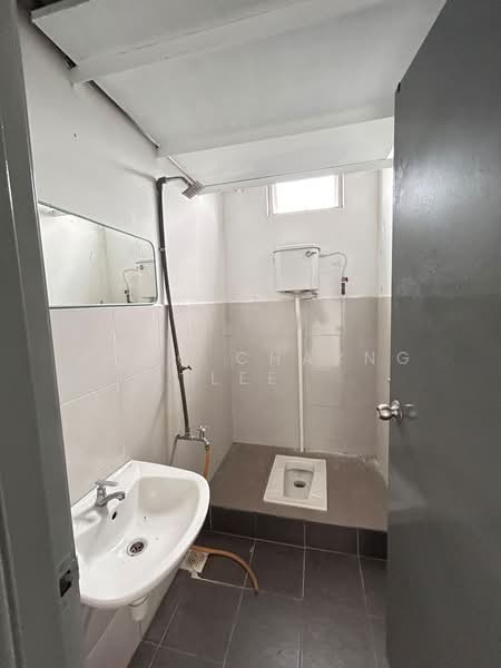 Shop / Office for Rent in Iskandar Puteri (Nusajaya) (Johor) - Hong Charng Lee - Bathroom - PropertyGuru.com.my
