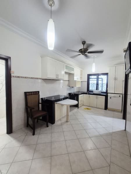 Semi-Detached House for Sale in Saujana Impian (Kajang) - Ashraff Daniel - Kitchen - PropertyGuru.com.my