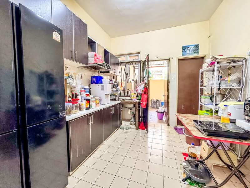 2-storey Terraced House for Sale in Setia Impian (Setia Alam) - Ashraff Daniel - Kitchen - PropertyGuru.com.my