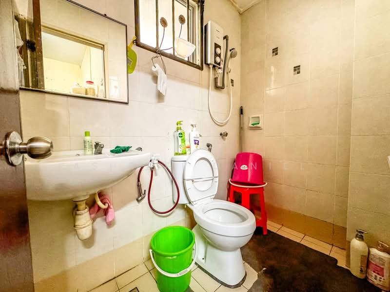 2-storey Terraced House for Sale in Setia Impian (Setia Alam) - Ashraff Daniel - Bathroom - PropertyGuru.com.my