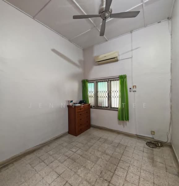 Rumah Teres 2 Tingkat untuk Dijual di Kepong Baru (Kepong) - Jennifer Tee - Bedroom - PropertyGuru.com.my