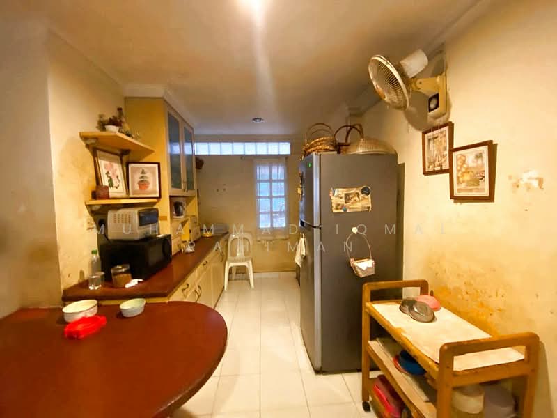 Rumah Banglo untuk Dijual di Seksyen 16 (Petaling Jaya) - Muhammad Iqmal Rahiman - Kitchen - PropertyGuru.com.my