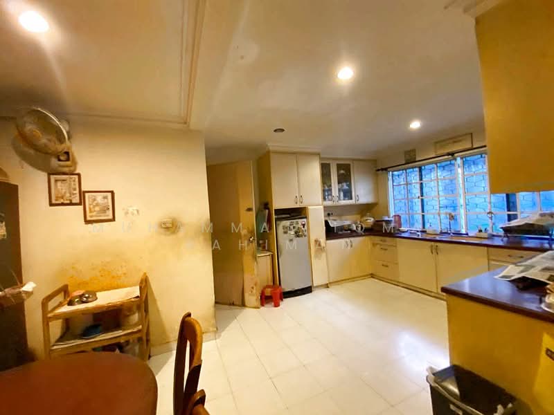 Rumah Banglo untuk Dijual di Seksyen 16 (Petaling Jaya) - Muhammad Iqmal Rahiman - Kitchen - PropertyGuru.com.my