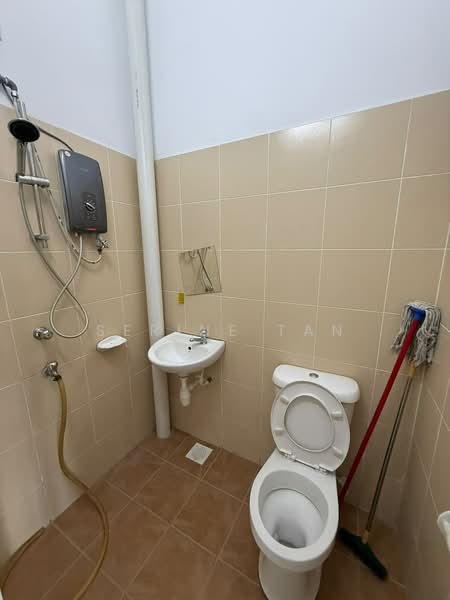 2-storey Terraced House for Rent in Taman Scientex Utama (Senai) - Serine Tan - Bathroom - PropertyGuru.com.my