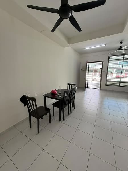 2-storey Terraced House for Rent in Taman Scientex Utama (Senai) - Serine Tan - Living Room - PropertyGuru.com.my