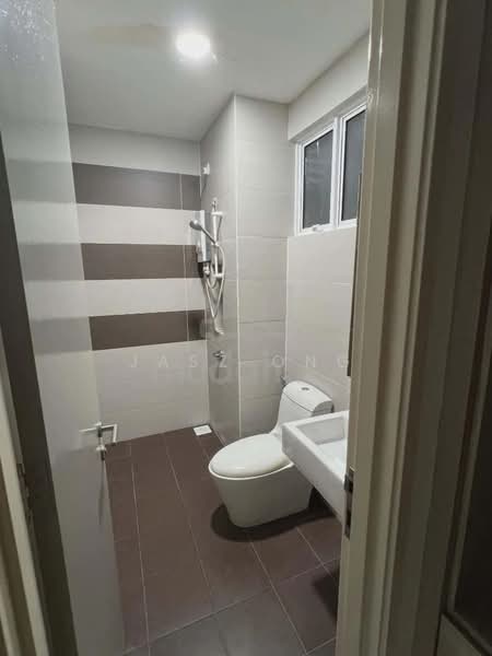 Service Residence for Sale at Skysuites @ Meldrum Hills - Jasz Ong - Bathroom - PropertyGuru.com.my