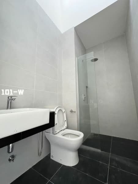 Rumah Berkembar untuk Dijual di Setia Alam (Selangor) - Wilson Ng - Bathroom - PropertyGuru.com.my