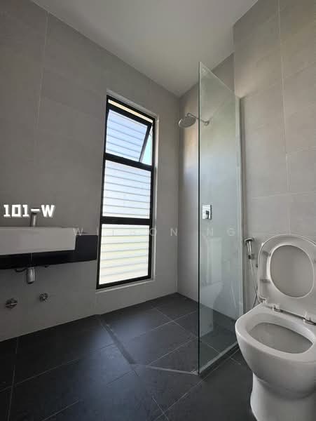Rumah Berkembar untuk Dijual di Setia Alam (Selangor) - Wilson Ng - Bathroom - PropertyGuru.com.my