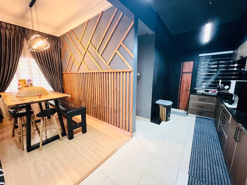 Rumah Teres 3 Tingkat untuk Dijual di Taman Ayer Panas (Setapak) - Ashraff Daniel - Dining Room - PropertyGuru.com.my