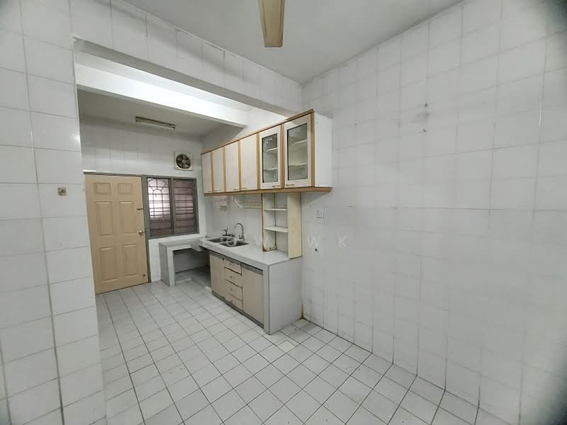 2-storey Terraced House for Sale in Bandar Baru Sri Petaling (Sri Petaling) - LOW WK - Kitchen - PropertyGuru.com.my