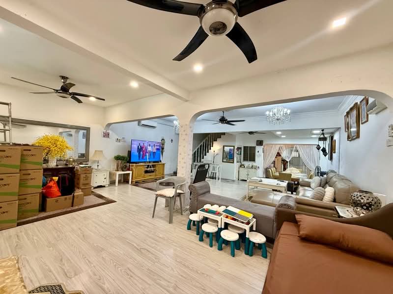 Rumah Teres 2 Tingkat untuk Dijual di Taman Perindustrian Selayang Indah (Batu Caves) - Ashraff Daniel - Living Room - PropertyGuru.com.my