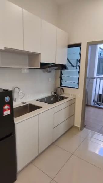Service Residence for Sale at B11 Parkland Residence - Chin Nyuk Kian - Kitchen - PropertyGuru.com.my