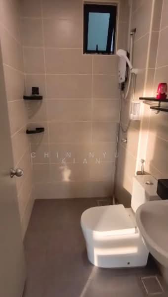 Service Residence for Sale at B11 Parkland Residence - Chin Nyuk Kian - Bathroom - PropertyGuru.com.my