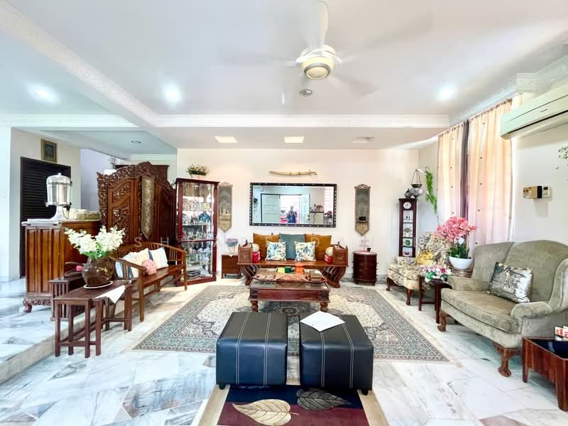 Bungalow for Sale in Taman Rasah Kemayan (Rasah) - Ashraff Daniel - Living Room - PropertyGuru.com.my