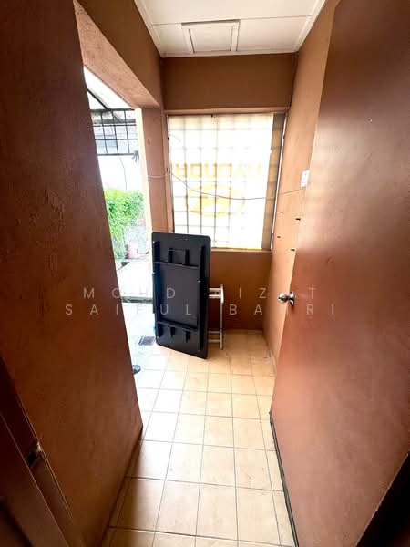 2-storey Terraced House for Sale in Taman Cahaya Alam (Shah Alam) - Mohd Aizat Saiful Bahri - Entrance - PropertyGuru.com.my