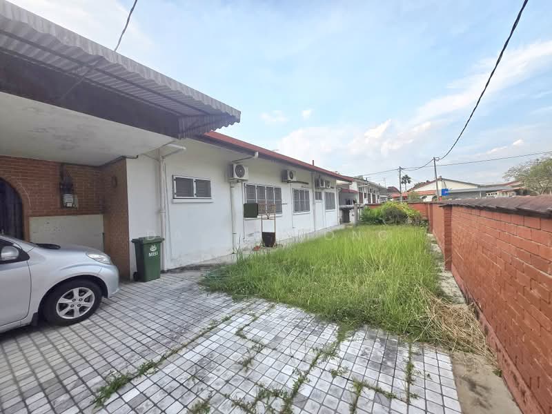 Semi-Detached House for Sale in Taman Ipoh Selatan (Ipoh) - David Wong - Exterior - PropertyGuru.com.my
