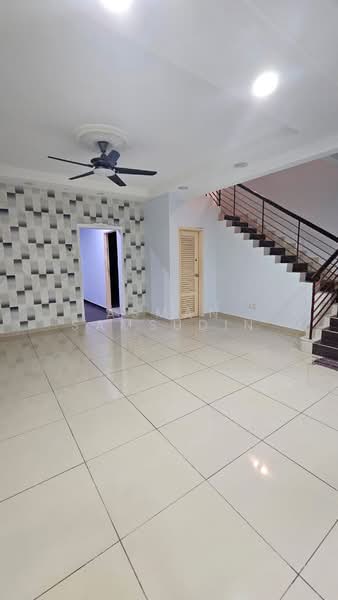 Rumah Teres 2-Tingkat untuk Disewa di Denai Alam (Shah Alam) - Asman Samsudin - Living Room - PropertyGuru.com.my