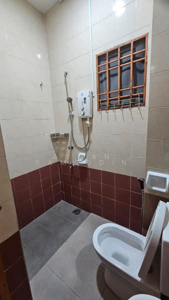 Rumah Teres 2-Tingkat untuk Disewa di Denai Alam (Shah Alam) - Asman Samsudin - Bathroom - PropertyGuru.com.my