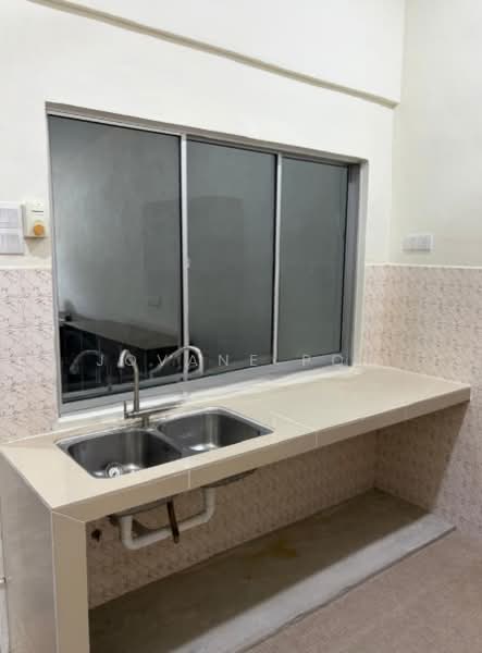 Terraced House for Rent in Taman Cuepacs (Cheras) - Jovane Por - Kitchen - PropertyGuru.com.my
