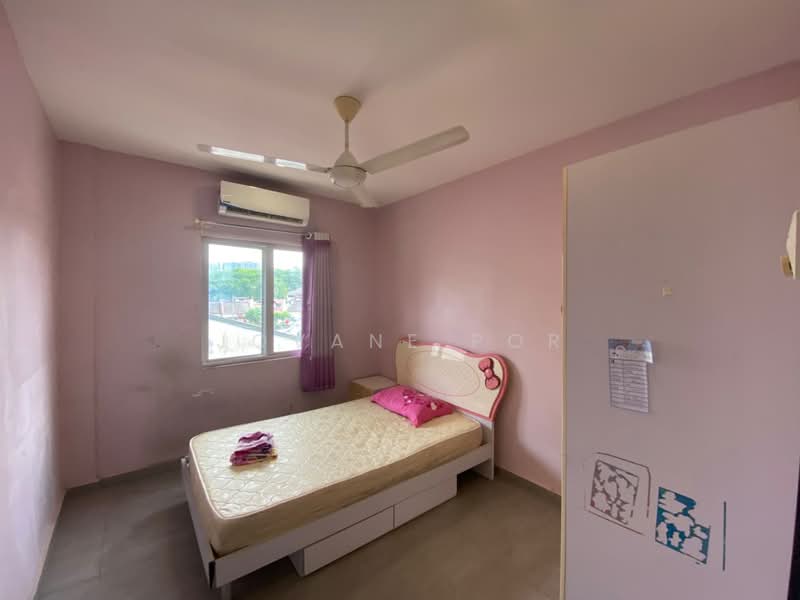 Townhouse for Rent in Taman Overseas Union (Taman Oug) (Jalan Klang Lama (Old Klang Road)) - Jovane Por - Bedroom - PropertyGuru.com.my