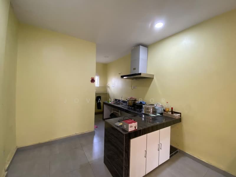 Townhouse for Rent in Taman Overseas Union (Taman Oug) (Jalan Klang Lama (Old Klang Road)) - Jovane Por - Kitchen - PropertyGuru.com.my