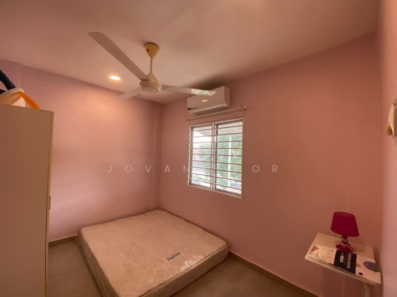 Townhouse for Rent in Taman Overseas Union (Taman Oug) (Jalan Klang Lama (Old Klang Road)) - Jovane Por - Bedroom - PropertyGuru.com.my