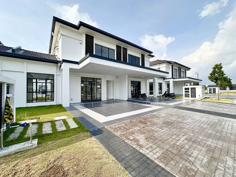 Semi-Detached House for Sale in Puncak Alam (Selangor) - NORFADILAH ZAINUDDIN - Exterior - PropertyGuru.com.my
