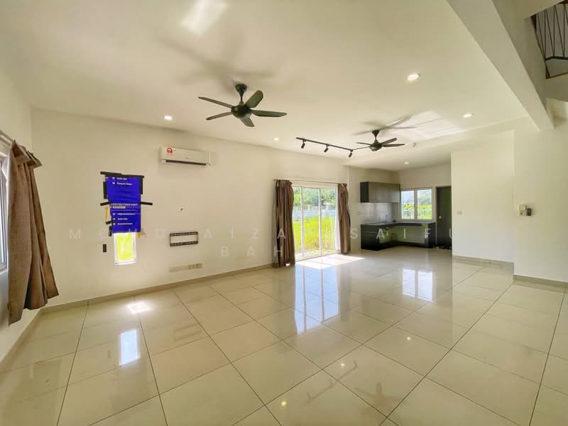2-storey Terraced House for Sale in Cyberjaya (Selangor) - Mohd Aizat Saiful Bahri - Living Room - PropertyGuru.com.my