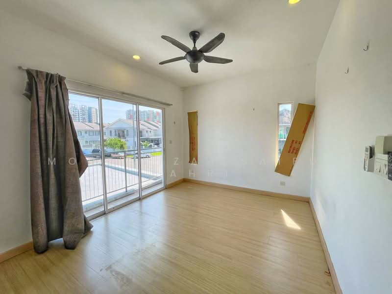 2-storey Terraced House for Sale in Cyberjaya (Selangor) - Mohd Aizat Saiful Bahri - Balcony - PropertyGuru.com.my