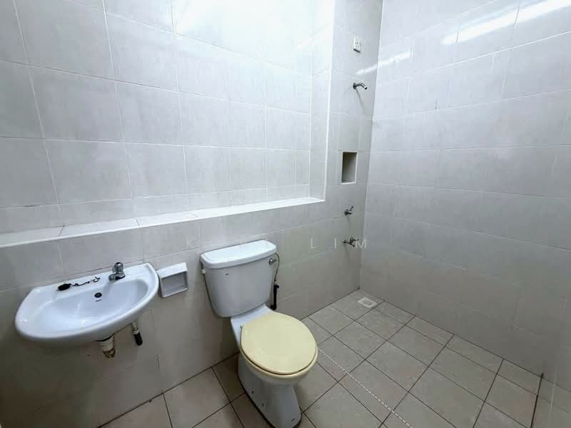 Rumah Teres 2 Tingkat untuk Dijual di Taman JP Perdana (Johor Bahru) - Karl Lim - Bathroom - PropertyGuru.com.my