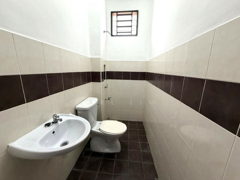 Rumah Teres 2 Tingkat untuk Dijual di Taman JP Perdana (Johor Bahru) - Karl Lim - Bathroom - PropertyGuru.com.my