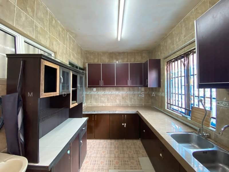 2-storey Terraced House for Sale in Taman Seri Mewah (Kajang) - Mohd Aizat Saiful Bahri - Kitchen - PropertyGuru.com.my