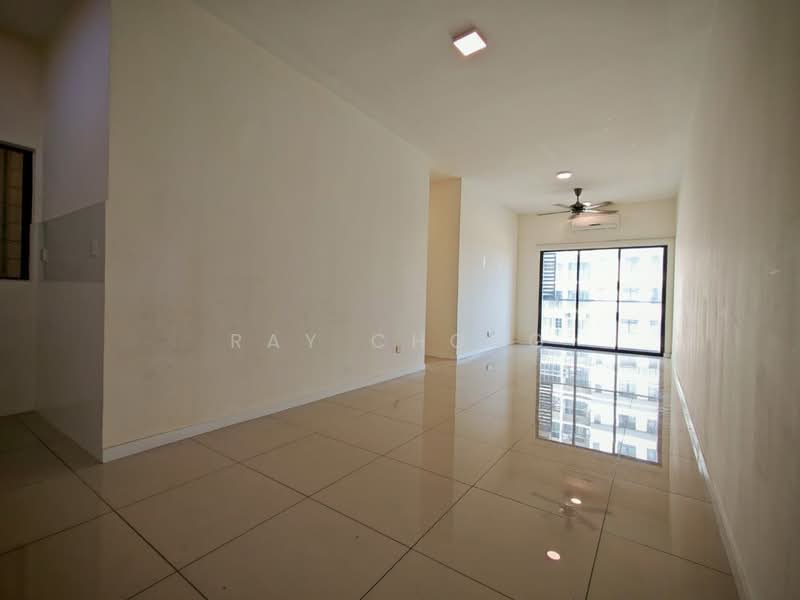 Kondominium untuk Dijual di The Greens @ Subang West - Ray Chong - Living Room - PropertyGuru.com.my
