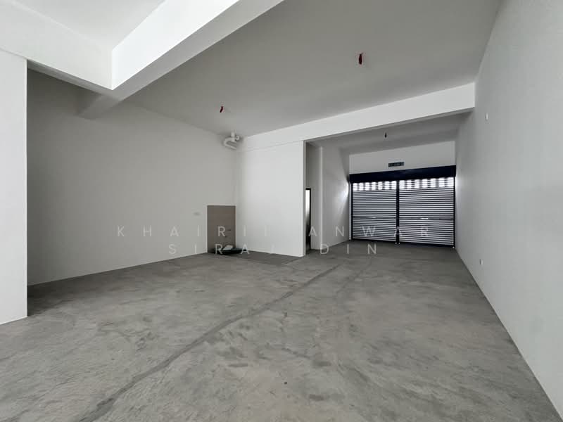 Shop for Rent in Bukit Jelutong (Shah Alam) - Khairil Anwar Sirajudin - Interior - PropertyGuru.com.my