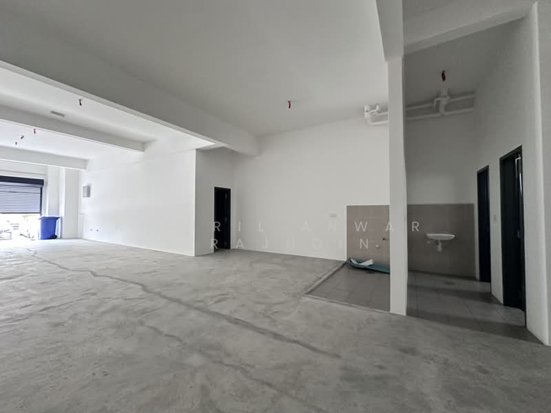 Shop for Rent in Bukit Jelutong (Shah Alam) - Khairil Anwar Sirajudin - Interior - PropertyGuru.com.my