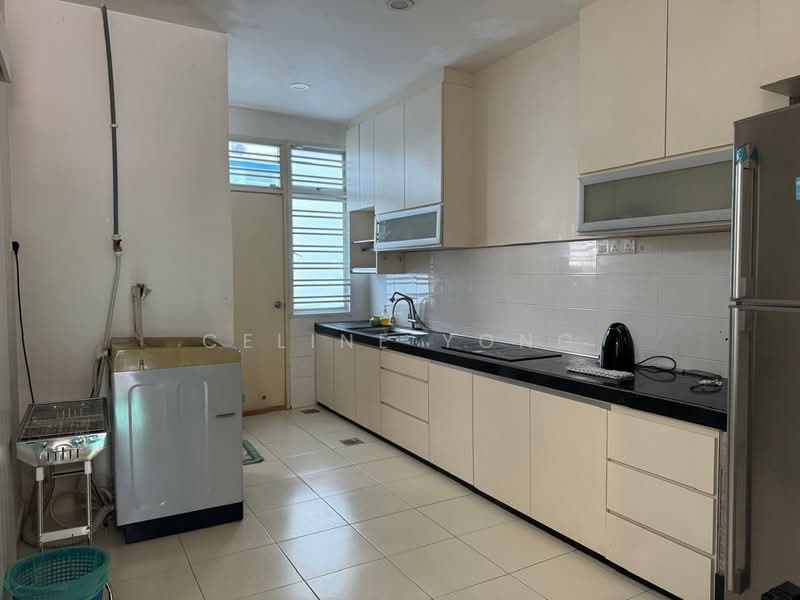 2-storey Terraced House for Rent in Taman Seri Austin (Tebrau) - Celine Yong - Kitchen - PropertyGuru.com.my