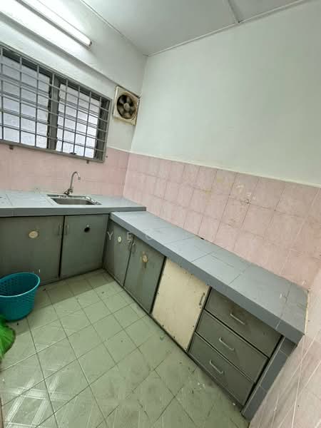 Flat for Sale at Taman Machang Bubok - Yeoh . - Kitchen - PropertyGuru.com.my